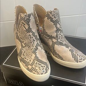 MIA Textured Snakeskin Ankle Boots